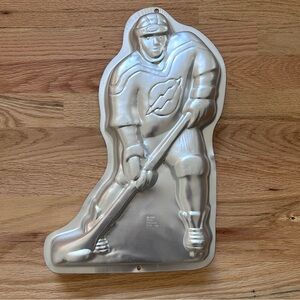 Vintage Wilton 1998 Ice Hockey Player Cake Pan